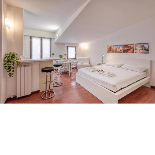 Ferrucci, 6 – Monolocale al settimo cielo