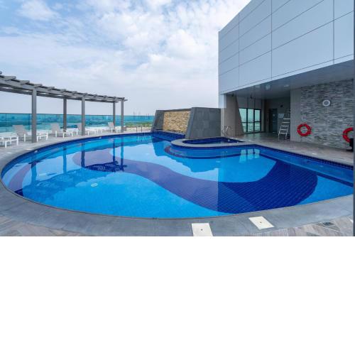Fine Style 2-Bedroom Apartment with Downtown View
