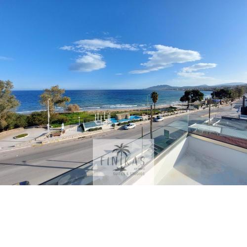 FINIKAS Suites & Apartments 10min from Athens Airport