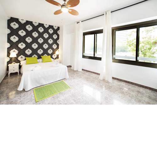 Fira Guest House