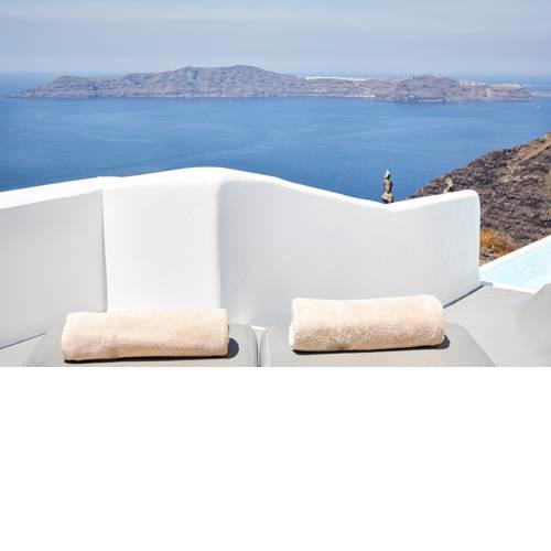 Firostefani Villa Sleeps 5 with Pool and Air Con