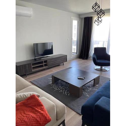 First Avenue Avm Residence