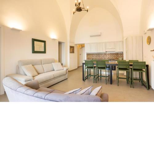 First Falcon Apartment-Symphonya Tourist Rentals