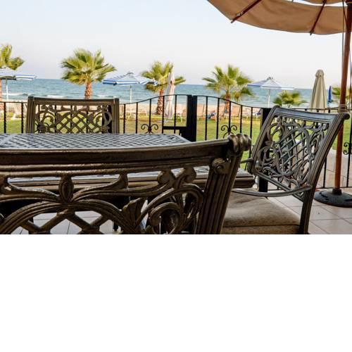 Fishbone Seafront House