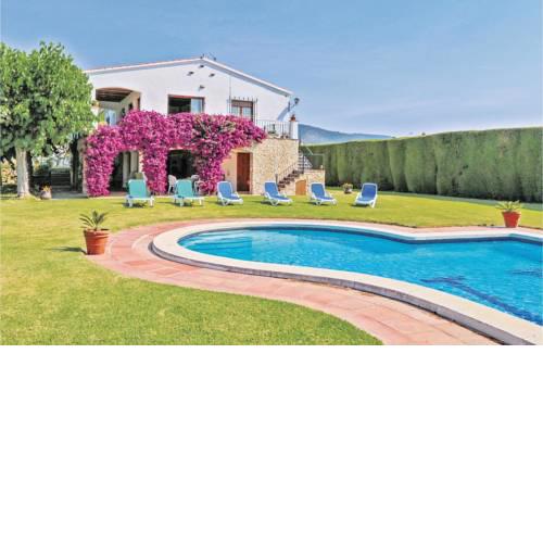 Five-Bedroom Holiday Home in Calonge