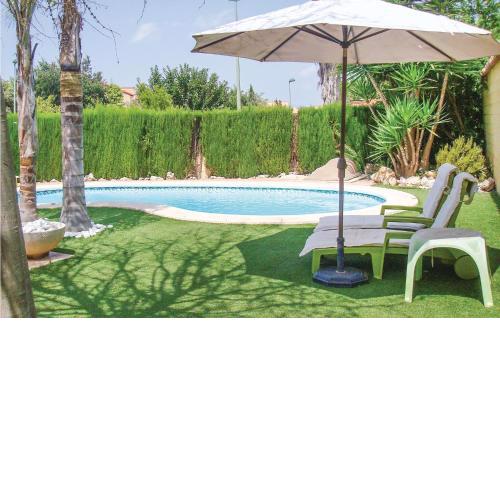 Five-Bedroom Holiday Home in Riba-Roja de Turia