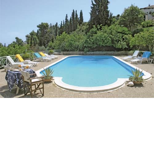Five-Bedroom Holiday home with Sea View in Melissi Korinthos