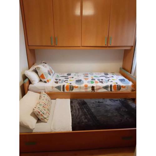 Flat 4-5pax FREE PARKING!!!