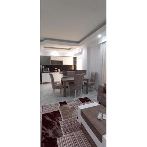 Flat 4 bedroom super lux