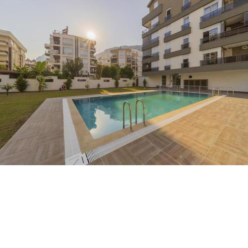 Flat with Balcony and Shared Pool 6 min to Beach