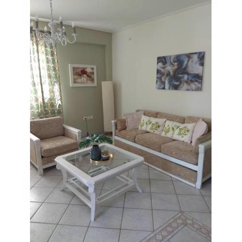 Flat with garden near sea, port and airport