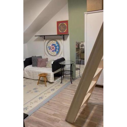 Flat with heart and art