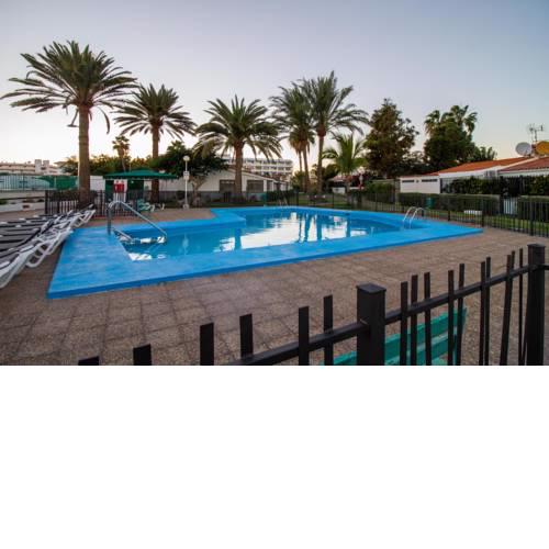Flatguest Bonn pool terrace bbq