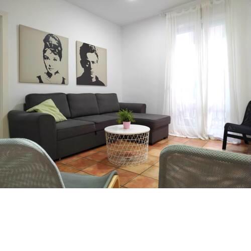 Flats Friends Nave