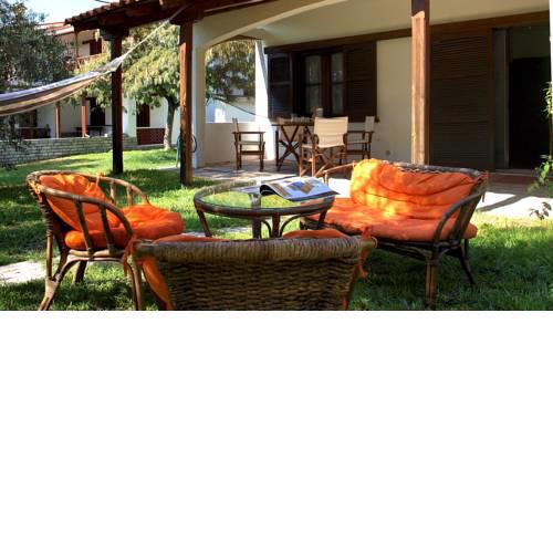 #FLH - Beachfront House - Mikiverna