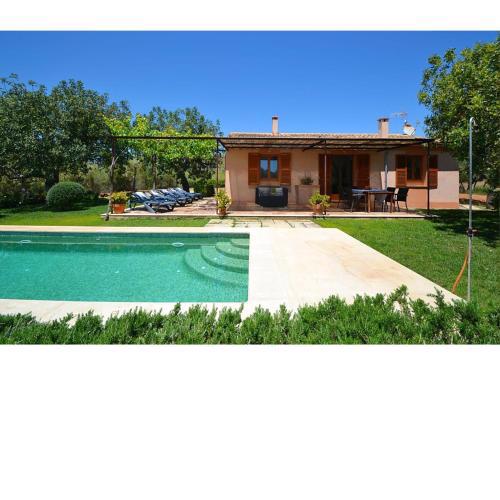 Flirty cottage with pool and air conditioning for 5 1 people