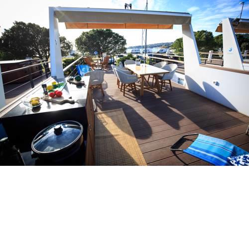 Floating Sea House KAHNE Portorož
