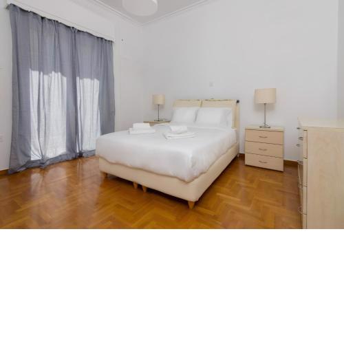 Folegandros apartment with workplace