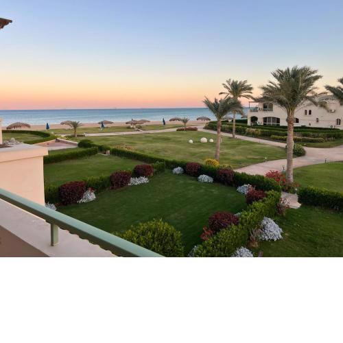For Elite Families - La Vista 5 Seafront 265m Luxury Villa