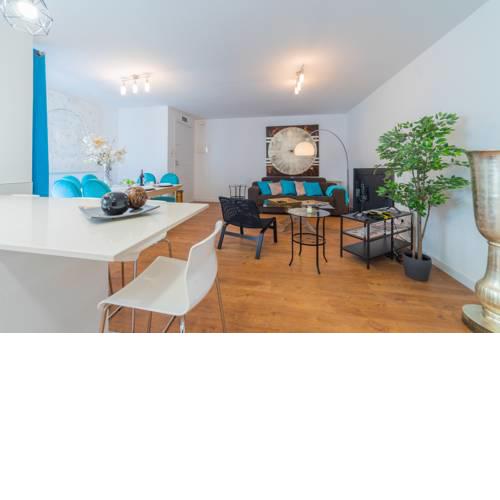 For You Rentals Santa Engracia Apartment