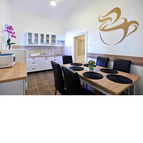 Főtér Apartman