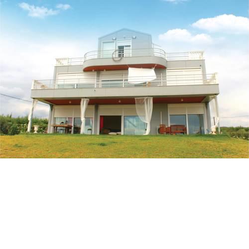 Four-Bedroom Holiday Home in Ancient Sikyona