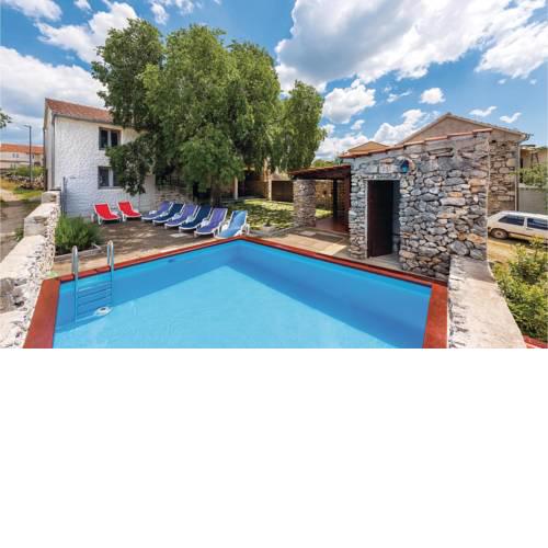 Four-Bedroom Holiday Home in Bilice