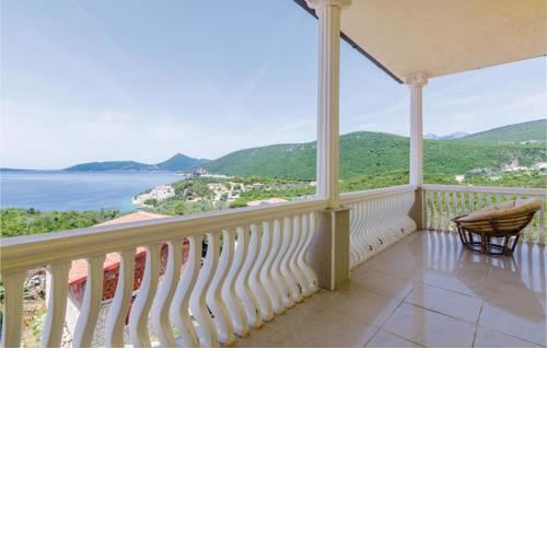 Four-Bedroom Holiday Home in Herceg Novi