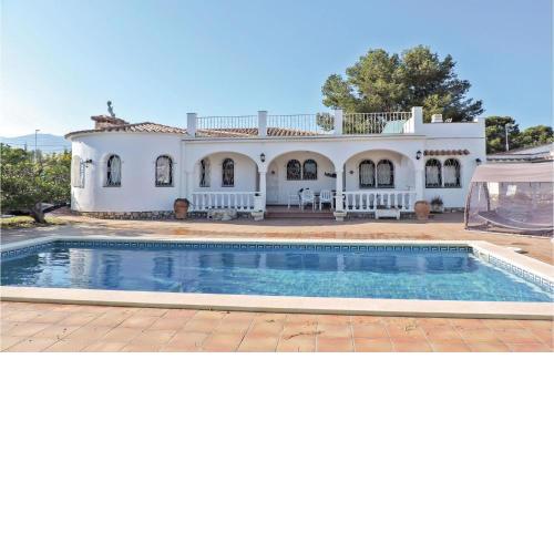 Four-Bedroom Holiday Home in Miami-Platja