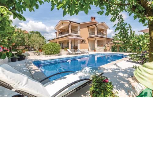Four-Bedroom Holiday Home in Nedescina