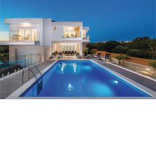 Four-Bedroom Holiday Home in Novalja
