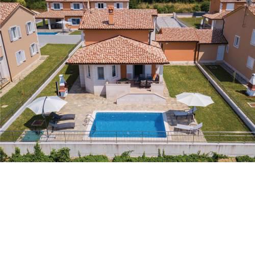 Four-Bedroom Holiday Home in Pula