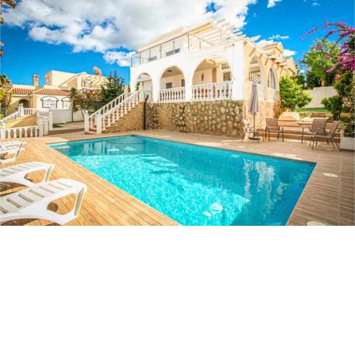 Four-Bedroom Holiday Home in Santa Pola