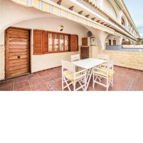 Four-Bedroom Holiday Home in Santa Pola