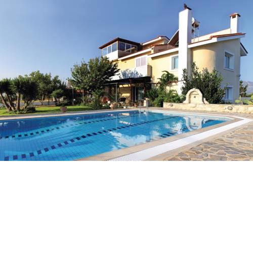 Four-Bedroom Holiday Home in Skalani Heraklio
