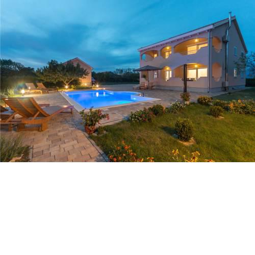 Four-Bedroom Holiday Home in Suhovare
