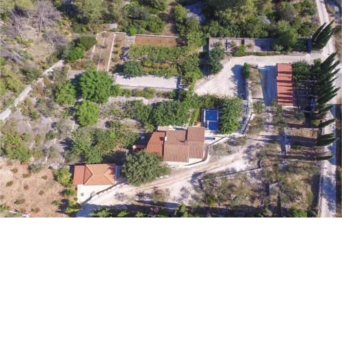Four-Bedroom Holiday Home in Supetar
