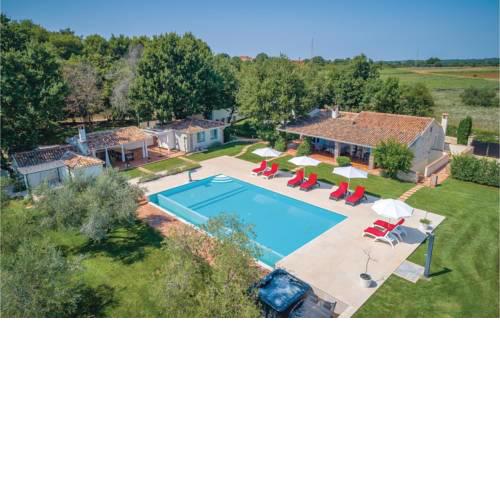 Four-Bedroom Holiday Home in Tar