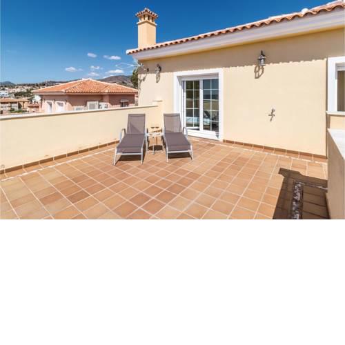 Four-Bedroom Holiday Home in Torre de Benagalbon