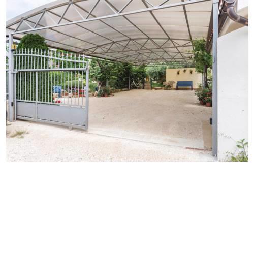 Four-Bedroom Holiday Home in Vodnjan