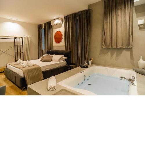 Four Luxury Suite