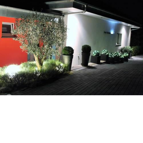 Four Seasons Lake GuestHouse