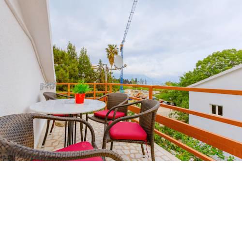Franeta Apartments