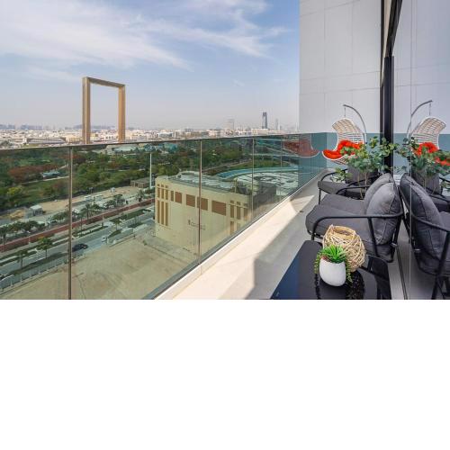 Frank Porter - 1 Residences 2 East Tower