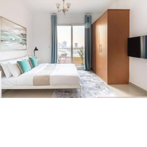 Frank Porter - Lakeside Tower D