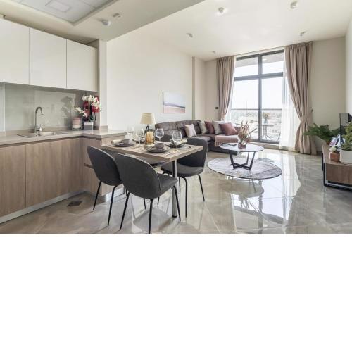 Frank Porter - Majestique Residence 2