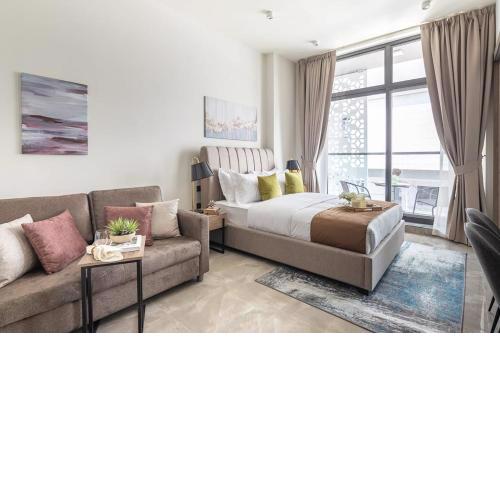 Frank Porter - Majestique Residence 2