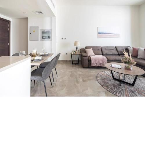 Frank Porter - Majestique Residence 2