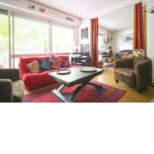 Fresh and quiet nest near Buttes-Chaumont park
