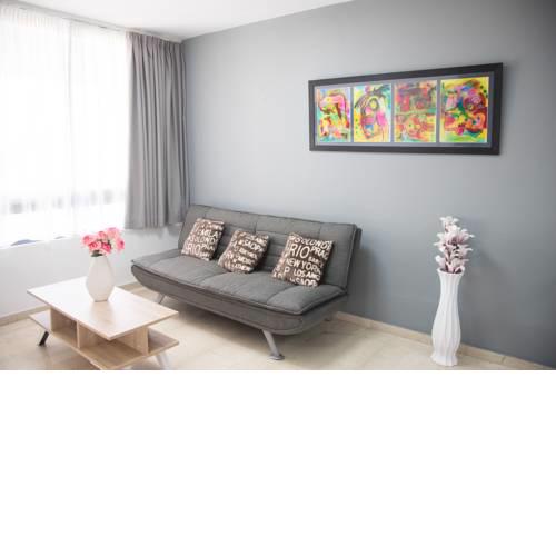 Fresh & Bright Downtown Apartment